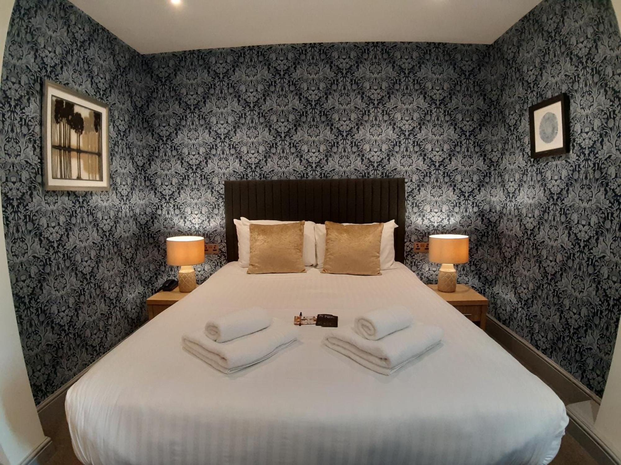 The Angel Inn Hotel เพอร์ชอร์ ภายนอก รูปภาพ