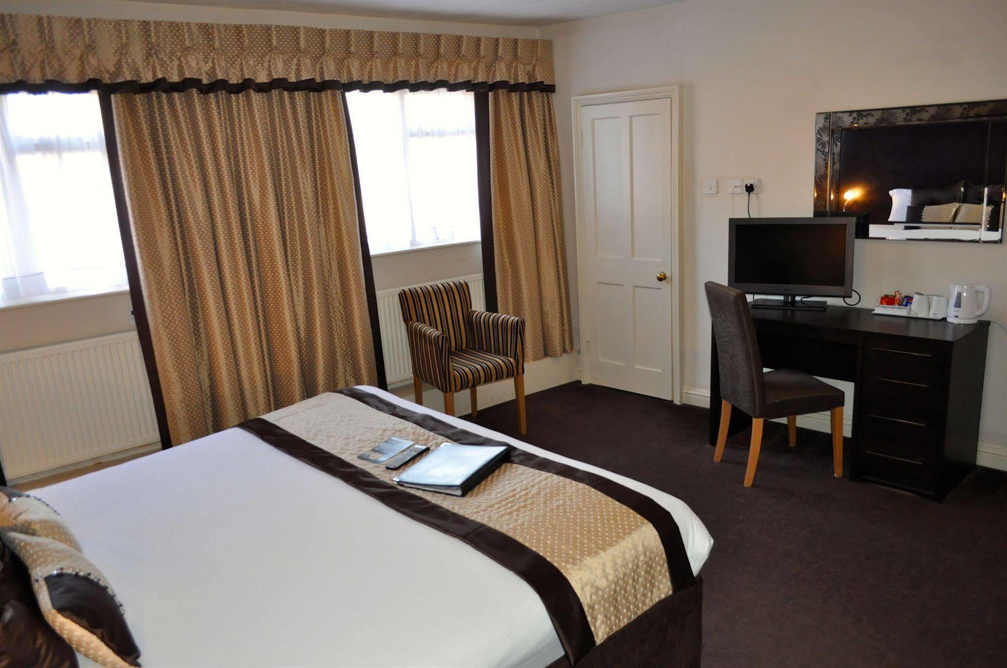 The Angel Inn Hotel เพอร์ชอร์ ภายนอก รูปภาพ